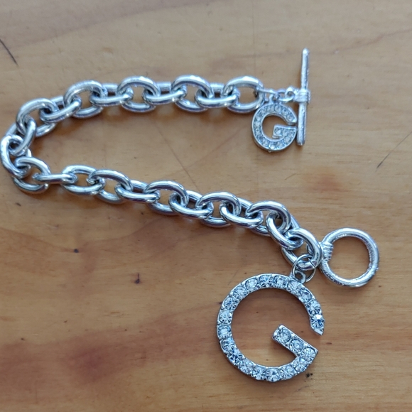 Guess Charm Bracelet Silver Tone - Picture 2 of 2